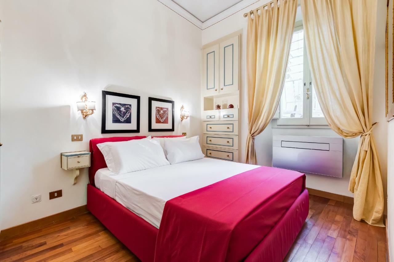 Elegant Roma